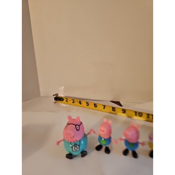 Peppa Pig Figures Lot of 4 Family Excellent - Picture 1 of 5